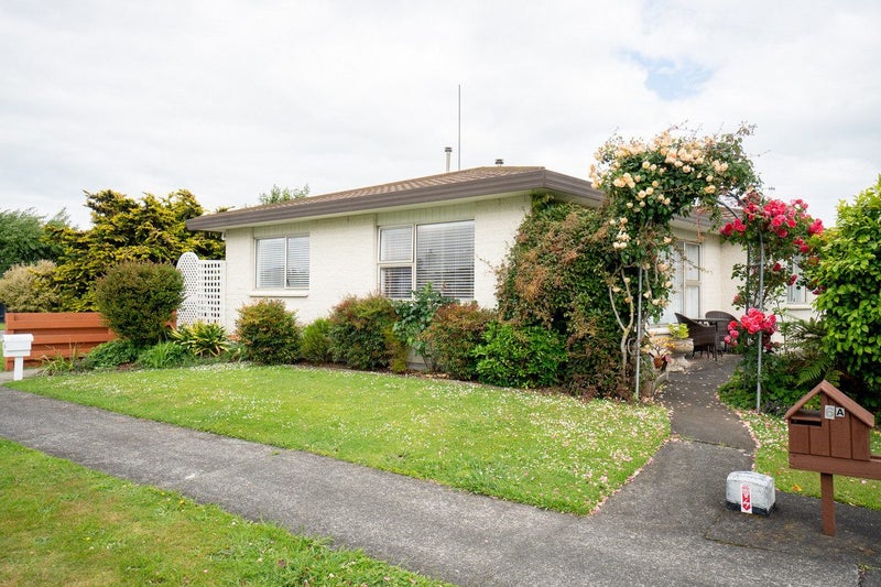 6 Edwards Place, Terrace End, Palmerston North - Carousel 2