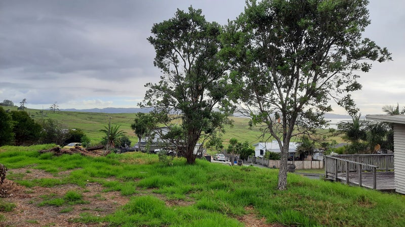 8 Matakohe Place, Portland, Whangārei - Carousel 1