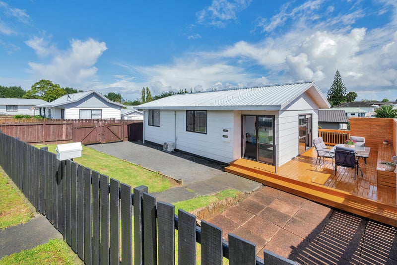 1/59 Redcrest Avenue, Red Hill, Papakura - Carousel 1