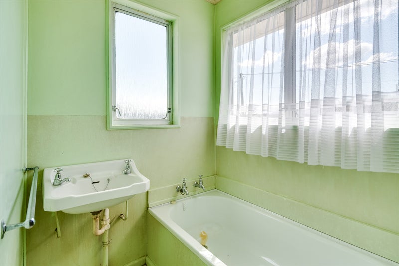 29 The Loop, Meeanee, Napier - Carousel 10