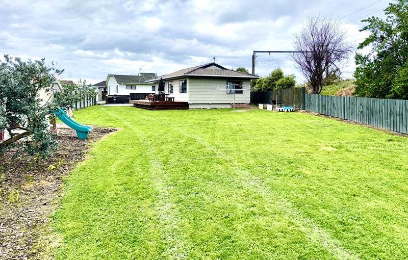 54 Geraldine Crescent, Cloverlea, Palmerston North - Carousel 11