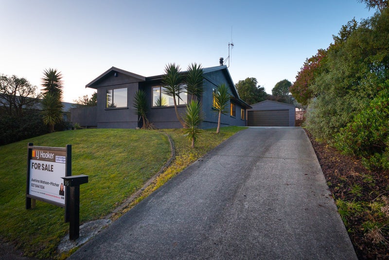 35 Dahlstrom Grove, Kelvin Grove, Palmerston North - Carousel 2