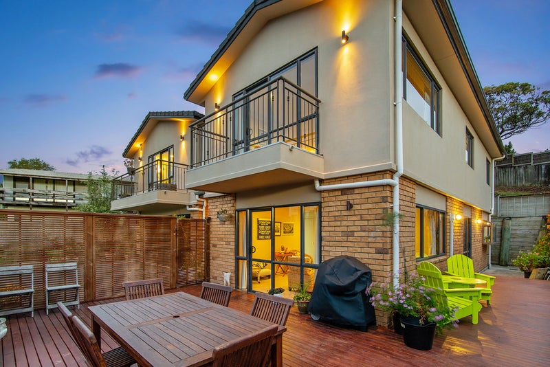 7 Kissling Place, Saint Johns, Auckland - Carousel 2