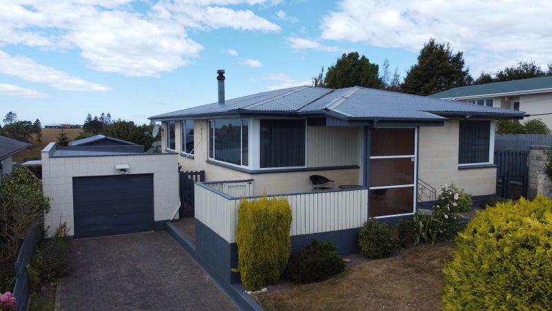 9 Arrow Crescent, Holmes Hill, Oamaru - Carousel 1