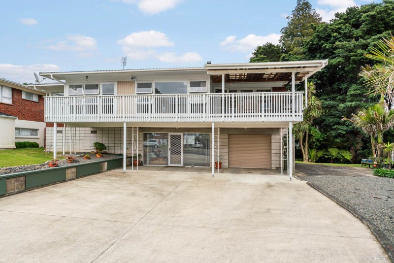 10 Iorangi Place, Hillpark, Auckland - Carousel 1