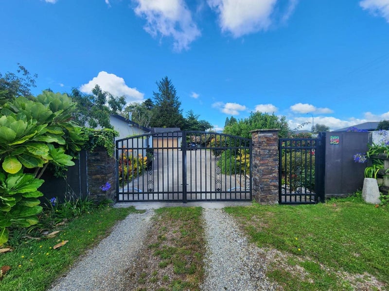 479B Carrington Road, Hurworth, New Plymouth - Carousel 25