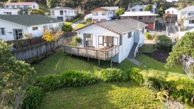 65 Percy Dyett Drive, Karori, Wellington - Carousel 1