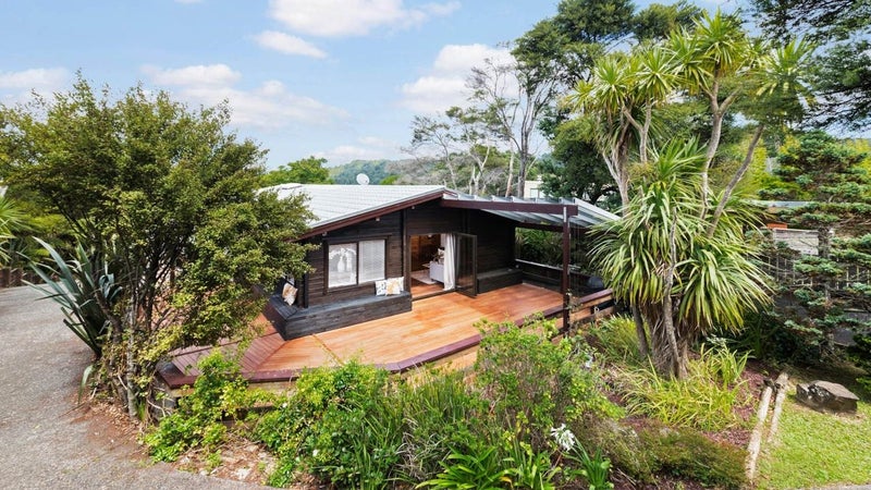 1062 Scenic Drive North, Swanson, Auckland - Carousel 1
