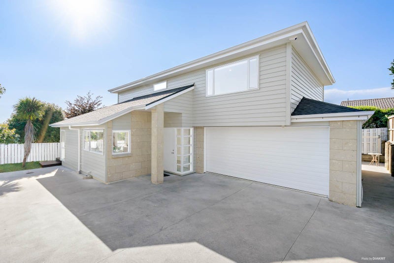 69A Sandspit Road, Shelly Park, Auckland - Carousel 1