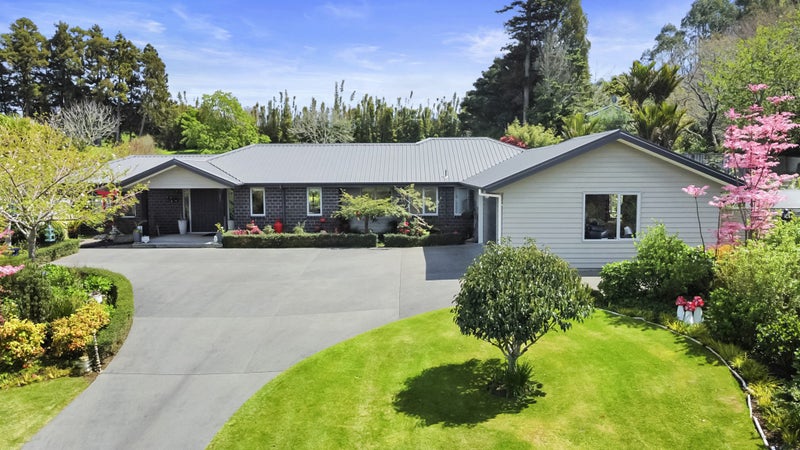 572 Carrington Road, Hurworth, New Plymouth - Carousel 1