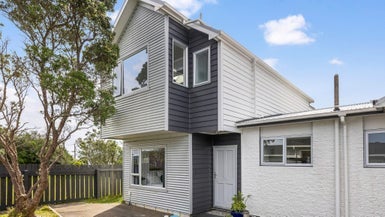 7D Cheyne Walk, Newlands, Wellington - Carousel 1