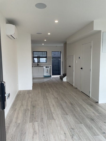11/13 Grove Lane, Pakuranga, Auckland - Carousel 2