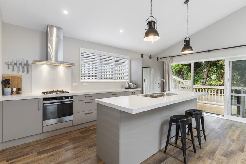 35B Taurus Crescent, Beach Haven, Auckland - Carousel 2