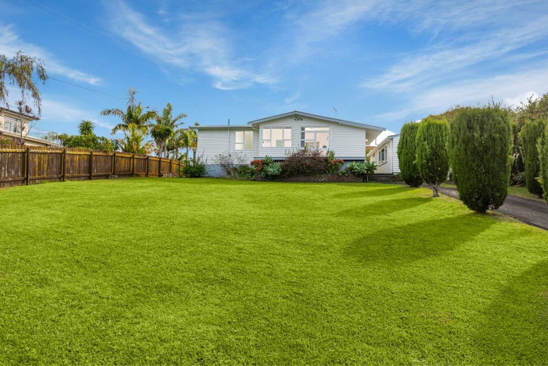 69 Killarney Avenue, Torbay, Auckland - Carousel 2