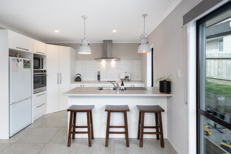 89 Ballintoy Park Drive, Welcome Bay, Tauranga - Carousel 2