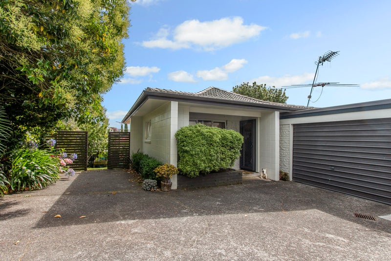 2/34 Butterworth Drive, Glendene, Auckland - Carousel 2