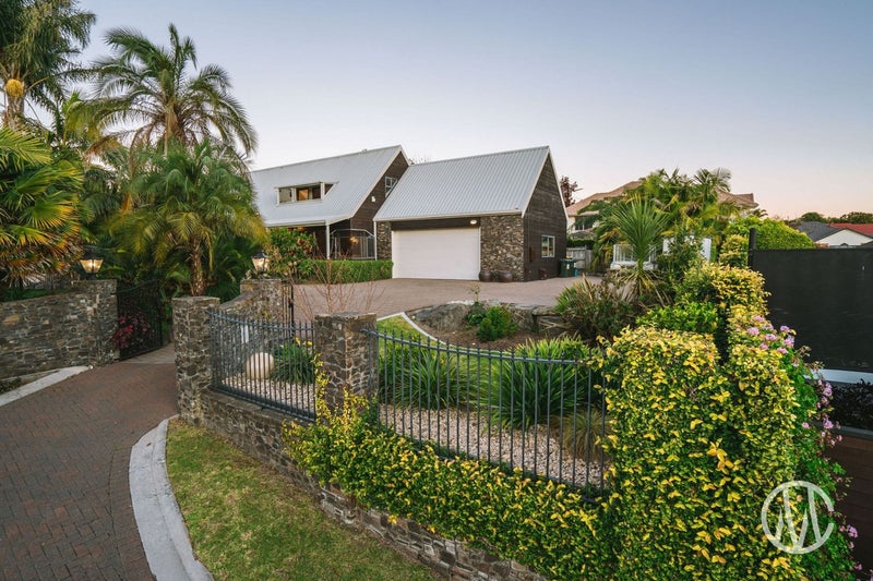 12 Caernarvon Rise, Bethlehem, Tauranga - Carousel 2