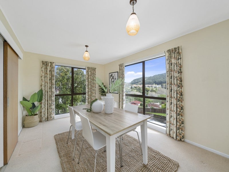 102 Taylor Terrace, Tawa, Wellington - Carousel 2