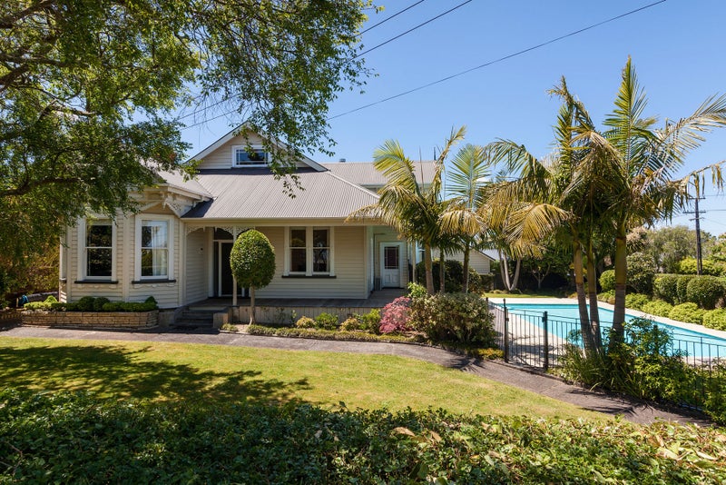 10 Manatu Street, Mount Eden, Auckland - Carousel 1