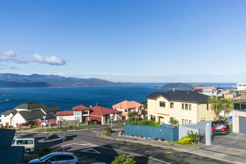5 Dress Circle, Newlands, Wellington - Carousel 13