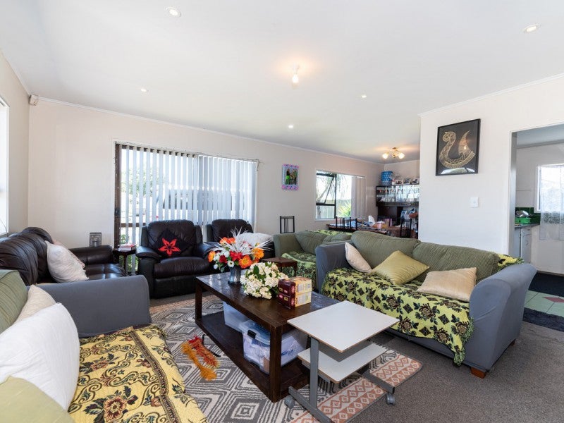 87 Calthorp Close, Favona, Auckland - Carousel 2