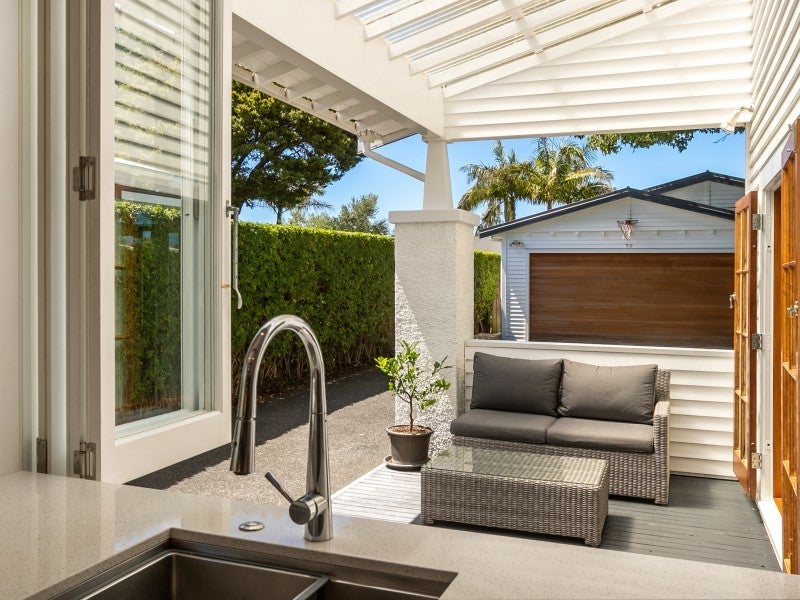 3 Hawea Road, Point Chevalier, Auckland - Carousel 25