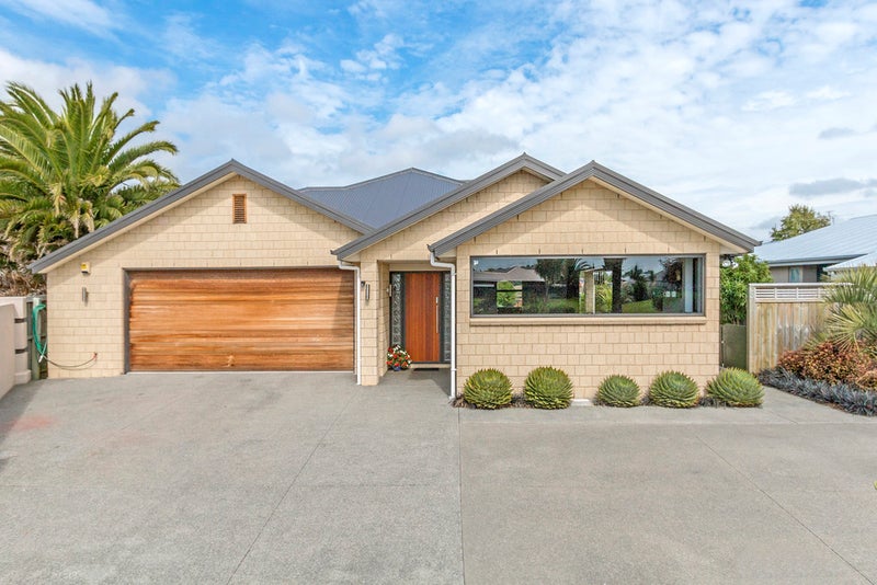5 Country Palms Drive, Halswell, Christchurch - Carousel 2