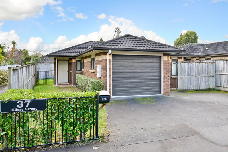 37A Sillary Street, Hamilton East, Hamilton - Carousel 1