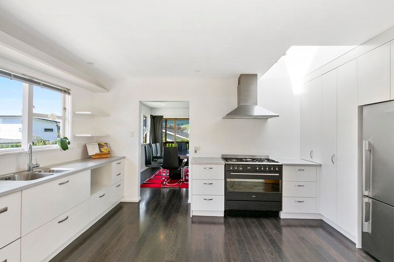 26 Sunrise Blvd, Tawa, Wellington - Carousel 2