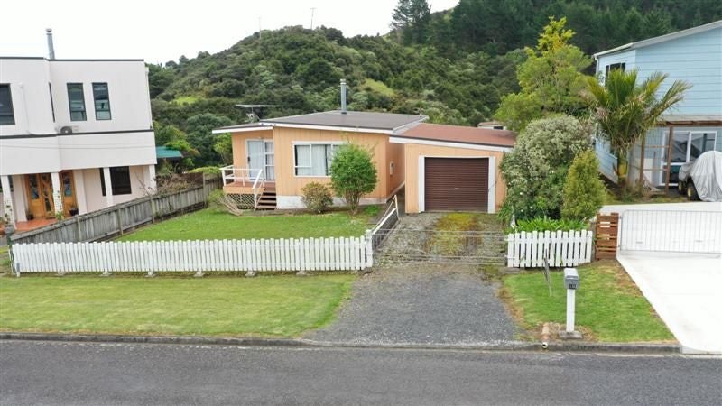 15 Eames Crescent, Te Mata - Carousel 1
