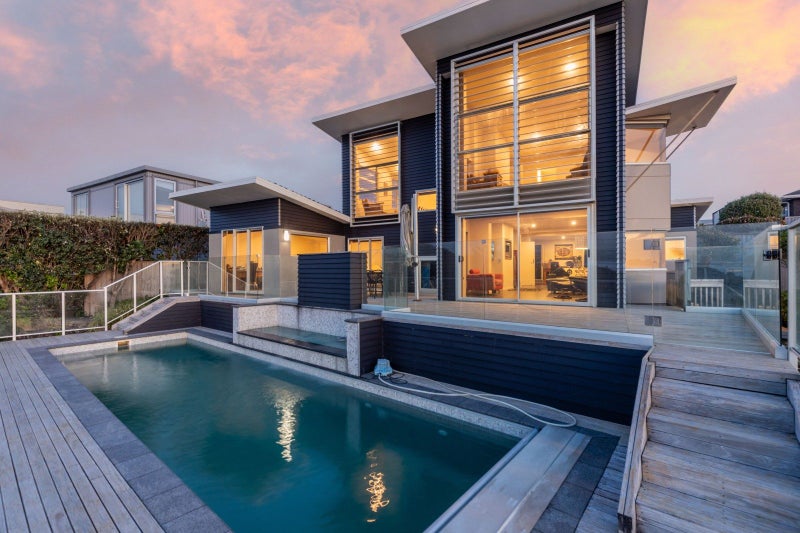 1A Beach Street, Fitzroy, New Plymouth - Carousel 2