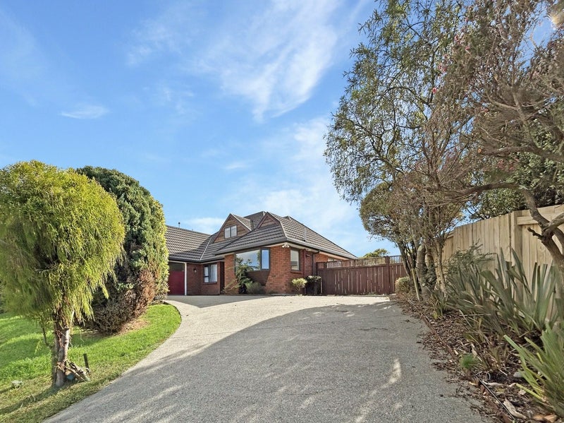 29 Kilkenny Place, Fitzherbert, Palmerston North - Carousel 1