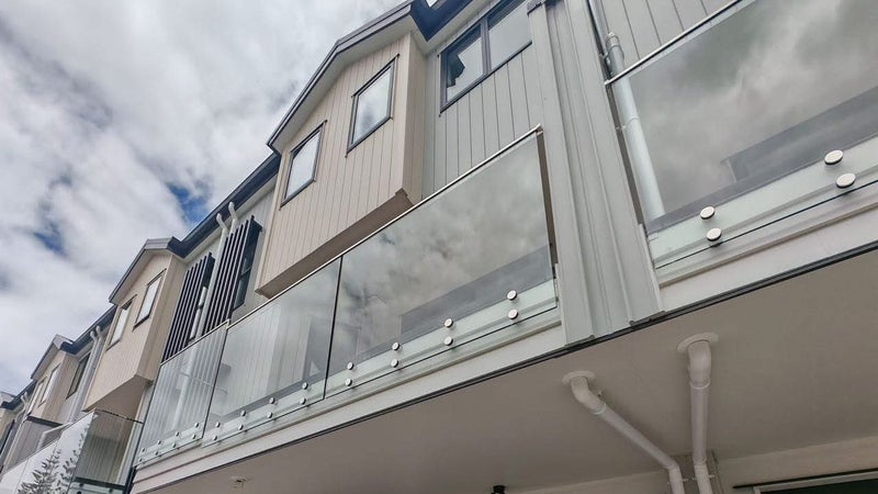 2/17 Kingdale Road, Henderson, Auckland - Carousel 1