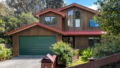 4 Woollams Road, Onetangi, Waiheke Island - Carousel 1