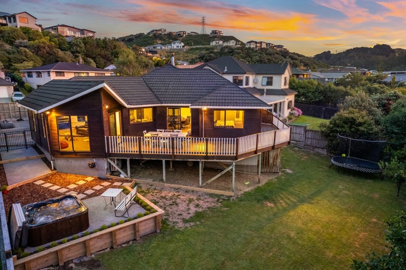 24 Spyglass Lane, Whitby, Porirua - Carousel 2