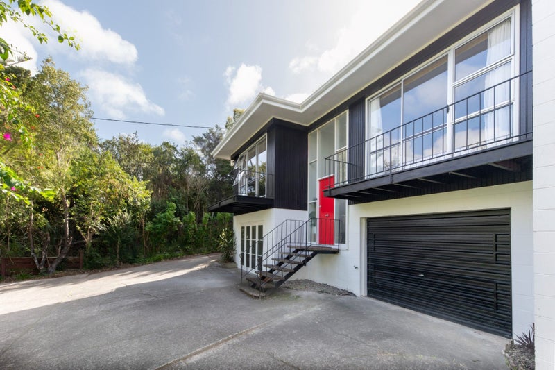 1/127 Godley Road, Green Bay, Auckland - Carousel 2