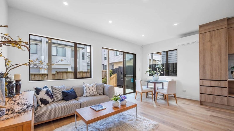 4/57 Kervil Avenue, Te Atatu Peninsula, Auckland - Carousel 1