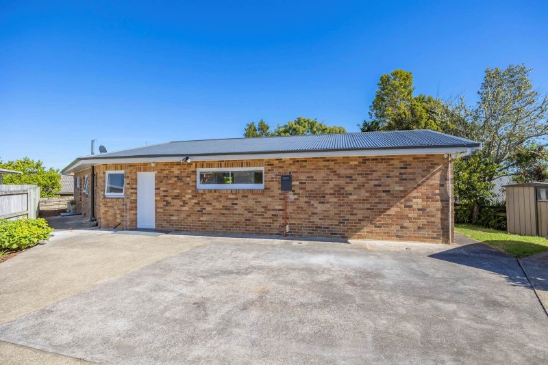 1/11 Anne McLean Drive, Bayview, Auckland - Carousel 2