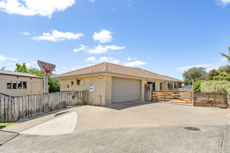 14 Lowburn Avenue, Waipu, Waipu - Carousel 2