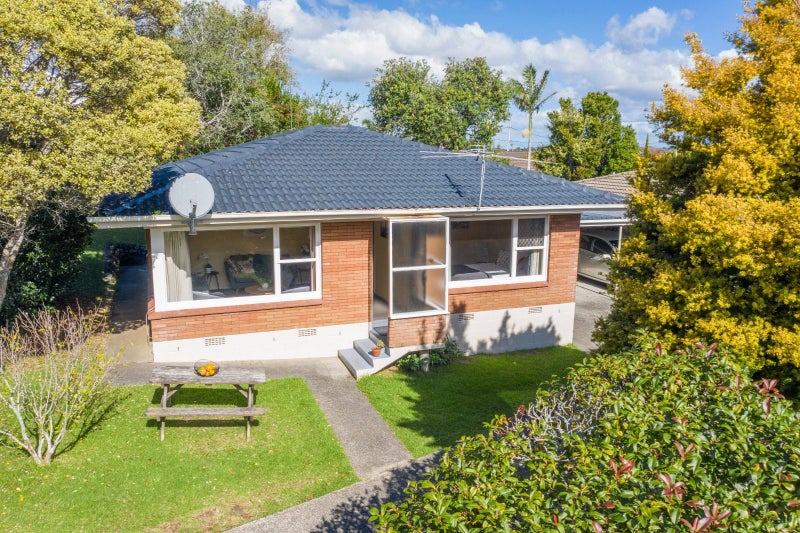 1/28C Sunnynook Road, Sunnynook, Auckland - Carousel 1