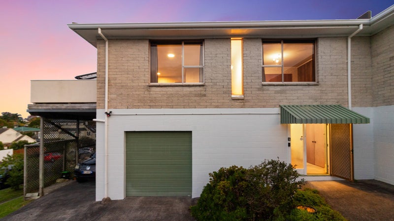 1/12 Bungalow Avenue, Point Chevalier, Auckland - Carousel 1