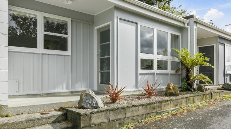 24A Deller Grove, Silverstream, Upper Hutt - Carousel 1