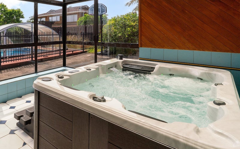 140 Fisher Parade, Farm Cove, Auckland - Carousel 1