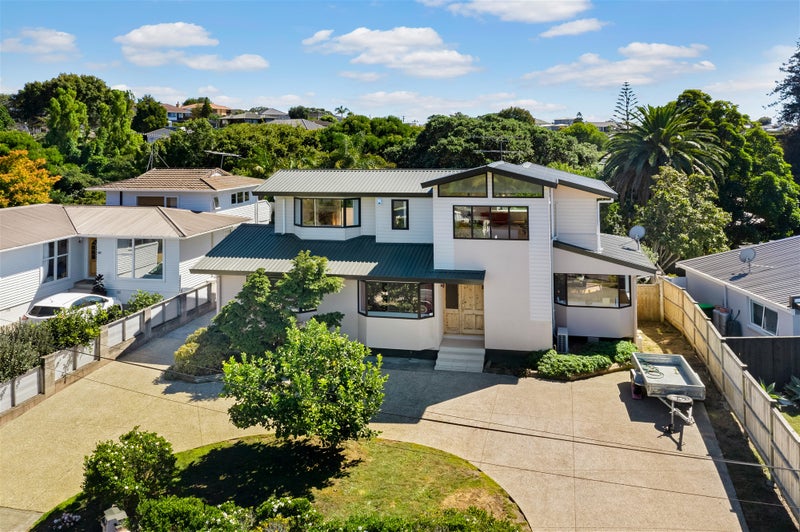 26 Trelawn Place, Cockle Bay, Auckland - Carousel 1