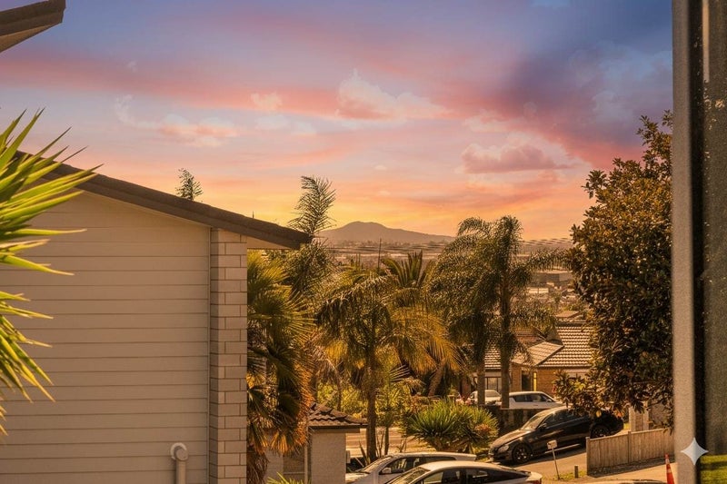 41E Redoubt Road, Goodwood Heights, Auckland - Carousel 1