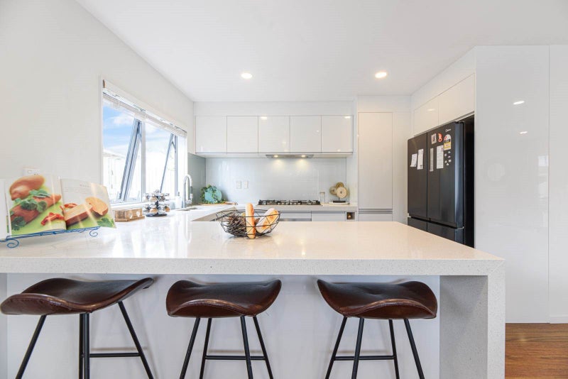114 Chivalry Road, Glenfield, Auckland - Carousel 2