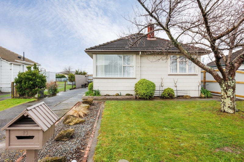 19 Manchester Street, Takaro, Palmerston North - Carousel 1