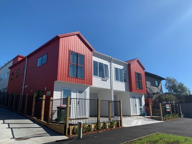 3/4 Hammond Street, Hamilton Central, Hamilton - Carousel 1