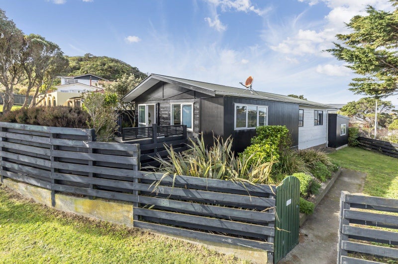 28 Arahanga Grove, Maupuia, Wellington - Carousel 1