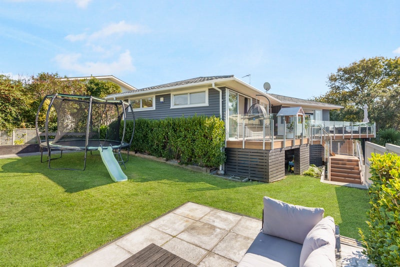 8 Reydon Place, Cockle Bay, Auckland - Carousel 2